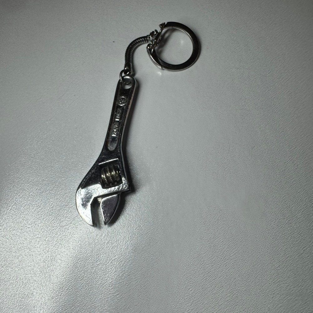 Vintage Adjustable Wrench Keychain Silver Tone Novelty‎ Tool Accessory